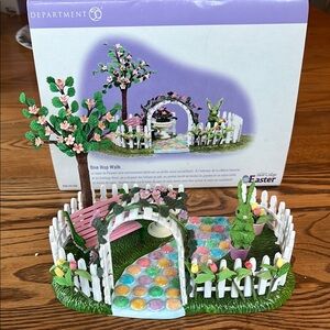 Department 56 One Hop Walk